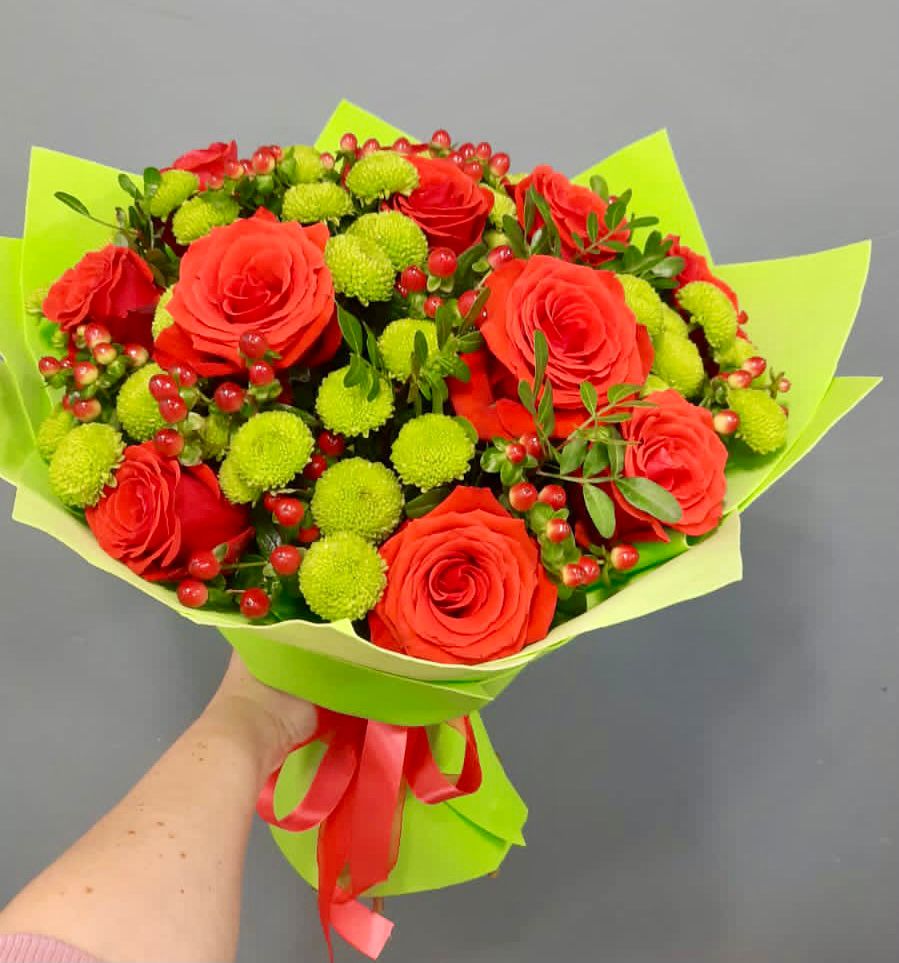 Букет цветов из: Хризантемы и Розы в Кулотино