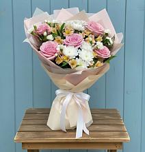 Букет цветов из:  Гвоздики, Орхидеи и Розы #REPLACE_PRED# Кулотино