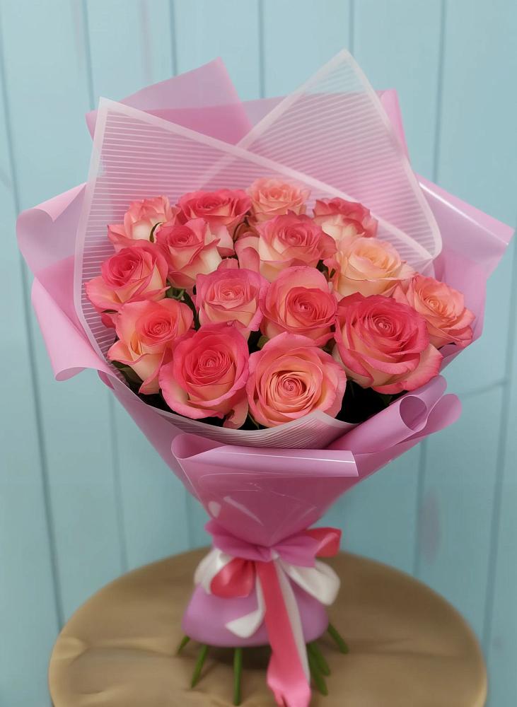 Букет 15 Розовых роз Равель в Кулотино