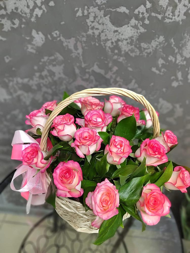 Цветочная композиция из Розы в корзине в Кулотино