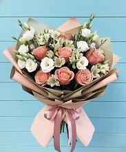 Букет цветов из:  Розы, Альстромерии и Лизиантусы в Кулотино