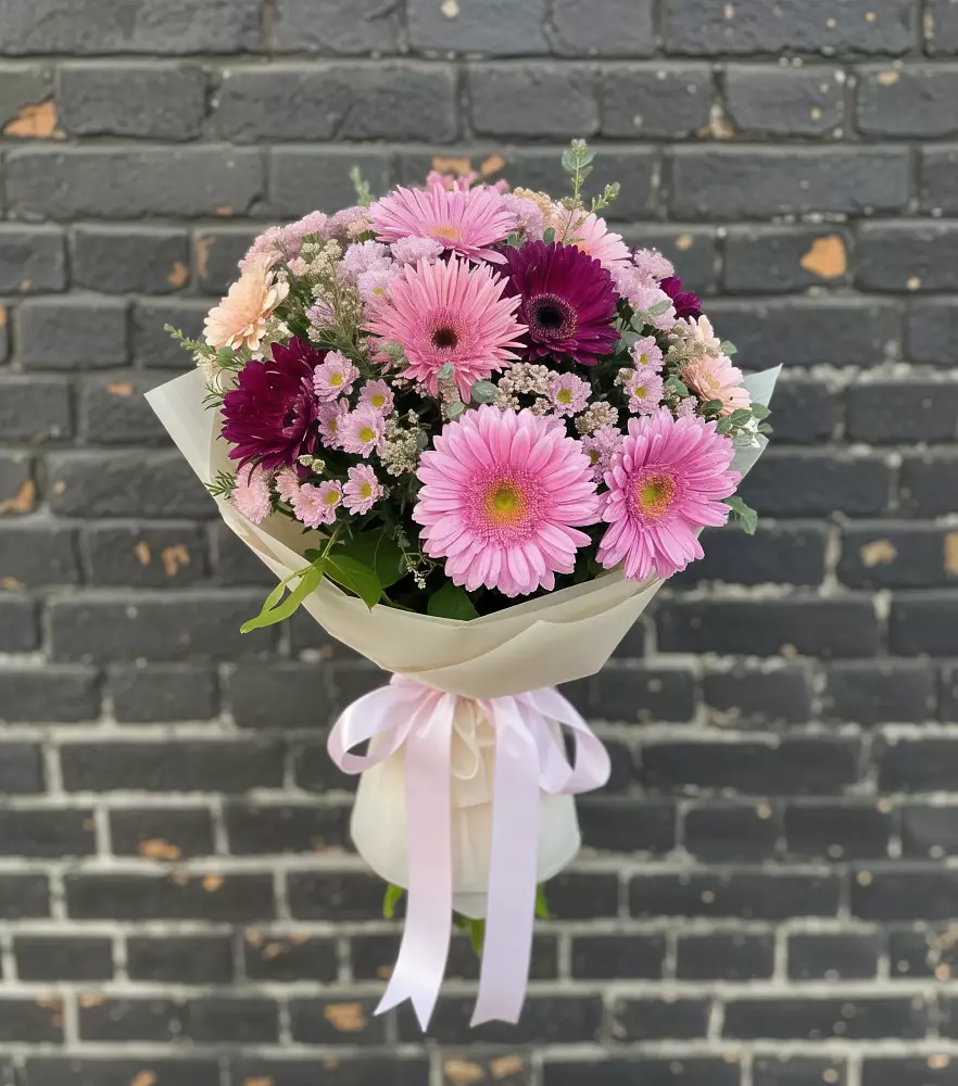Букет цветов из: Герберы и Хризантемы в Кулотино