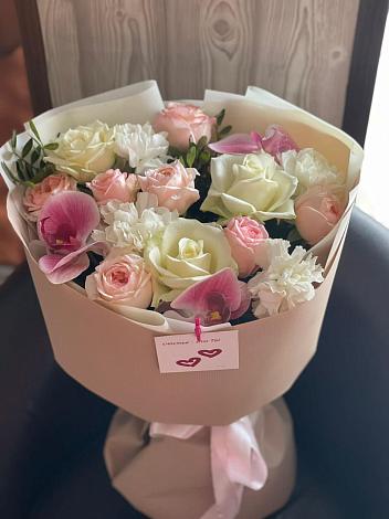 Букет цветов из: Орхидеи, Розы и Гвоздики в Кулотино