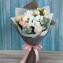Букет цветов из:  Хризантемы и Розы в Кулотино