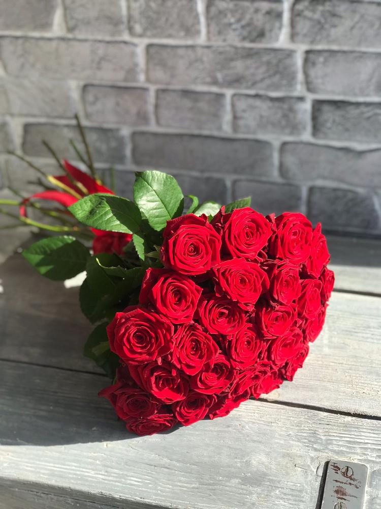 Букет Красные розы Фридом в Кулотино