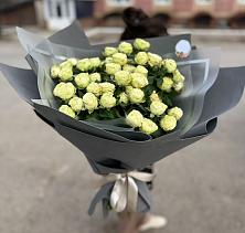 Букет Белые кустовые розы Солинеро в Кулотино