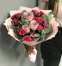 Букет цветов из:  Гвоздики и Розы в Кулотино