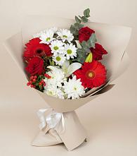 Букет цветов из:  Розы, Хризантемы, Герберы и Лилии в Кулотино