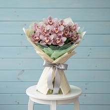 Букет цветов из:  Орхидеи и Розы в Кулотино