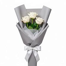 Букет 3 белые розы в Кулотино