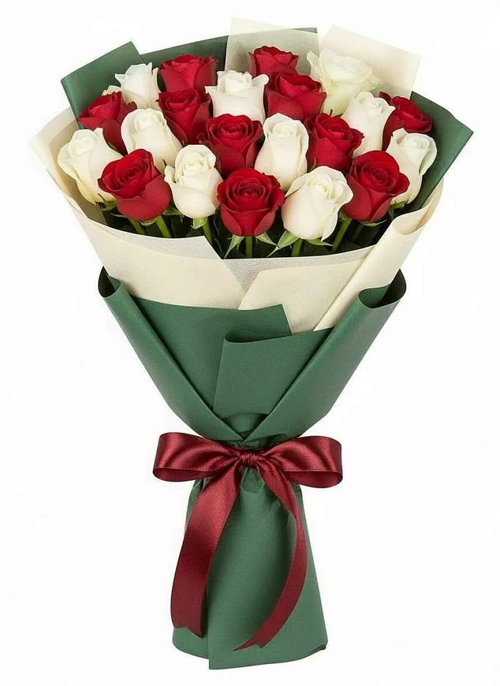 Букет Микс из красных и белых роз в Кулотино