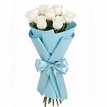 Букет 7 белых роз Проуд в Кулотино