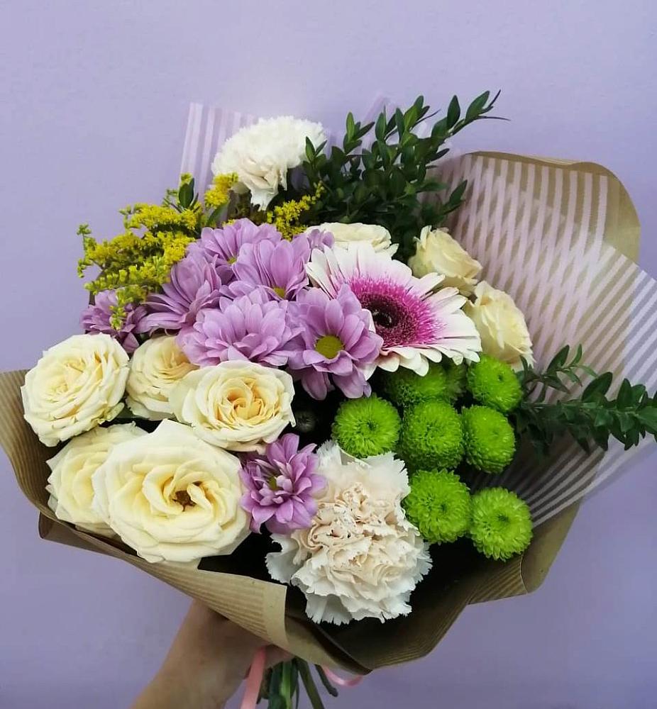 Букет цветов из: Хризантемы, Розы, Гвоздики и Герберы в Кулотино