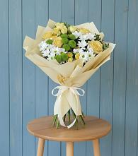 Букет цветов из:  Хризантемы и Розы в Кулотино