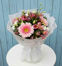Букет цветов из:  Герберы, Альстромерии и Лизиантусы #REPLACE_PRED# Кулотино