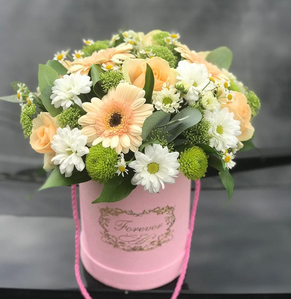 Цветочная композиция из Розы, Герберы и Хризантемы в шляпной коробке в Кулотино