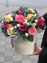 Цветочная композиция из Розы в шляпной коробке в Кулотино